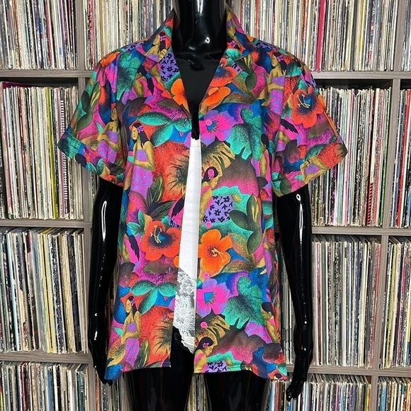 Vintage Tops - Vintage Button Up Shirt in Bold & Colorful Tropical Print Size Medium